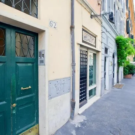 Penna Relais Al Corso Oda ve Kahvaltı 3*