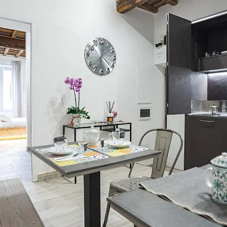 Penna Relais Al Corso Oda ve Kahvaltı 3*